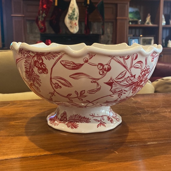 NWT Mud Pie Pedestal Bowl 10” Holly Toile Red White NEW - Picture 5 of 9